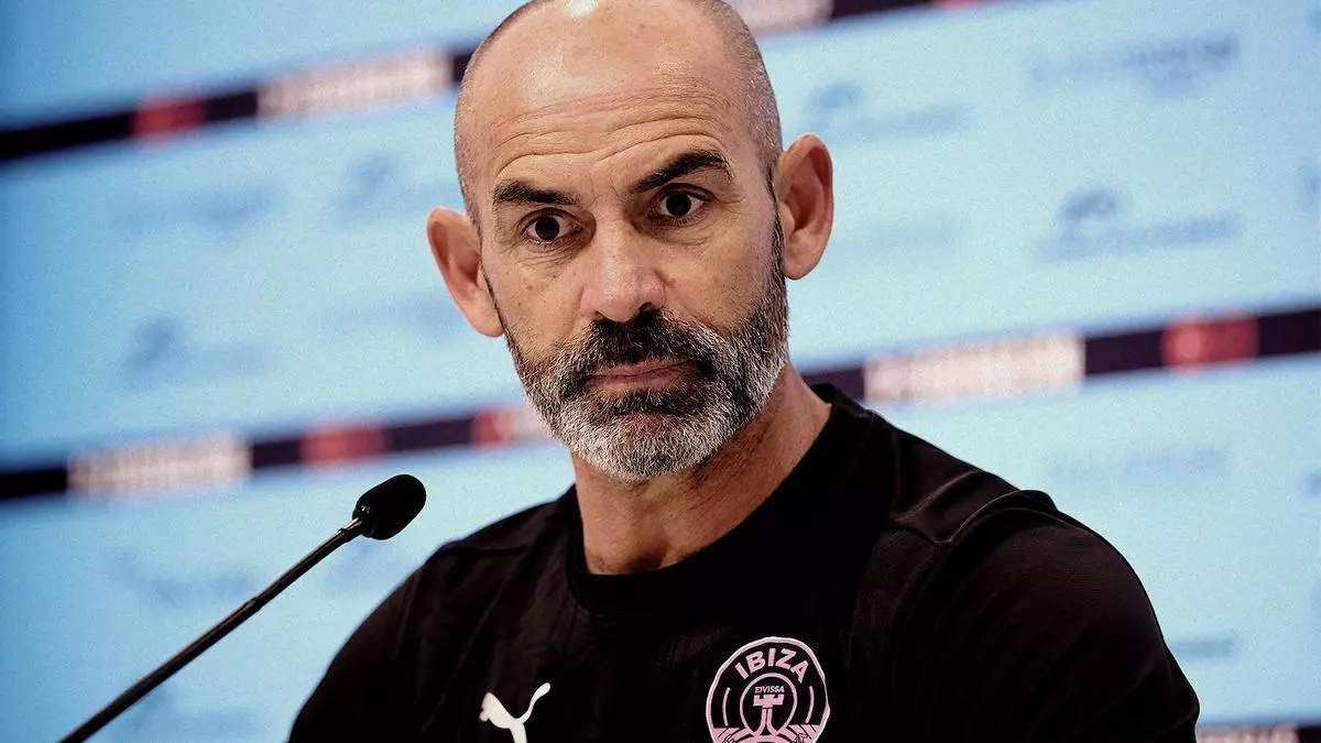 Paco Jémez, antes del duelo crucial ante el Sevilla Atlético: "Estoy convencido de que vamos a revertir esta situación"