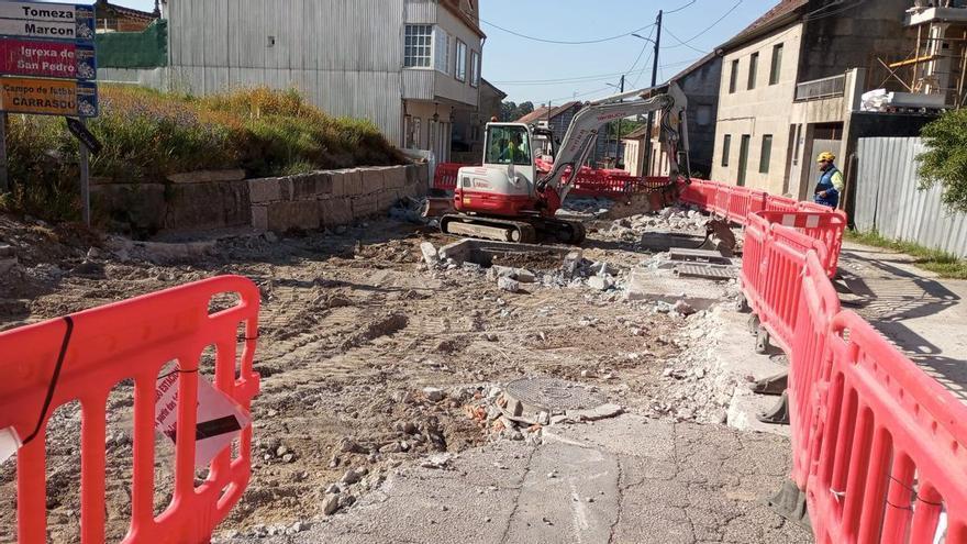 Fenosa corta el tráfico en la carretera de Tomeza, en Pontevedra, para su asfaltado, tras las quejas de la Diputación
