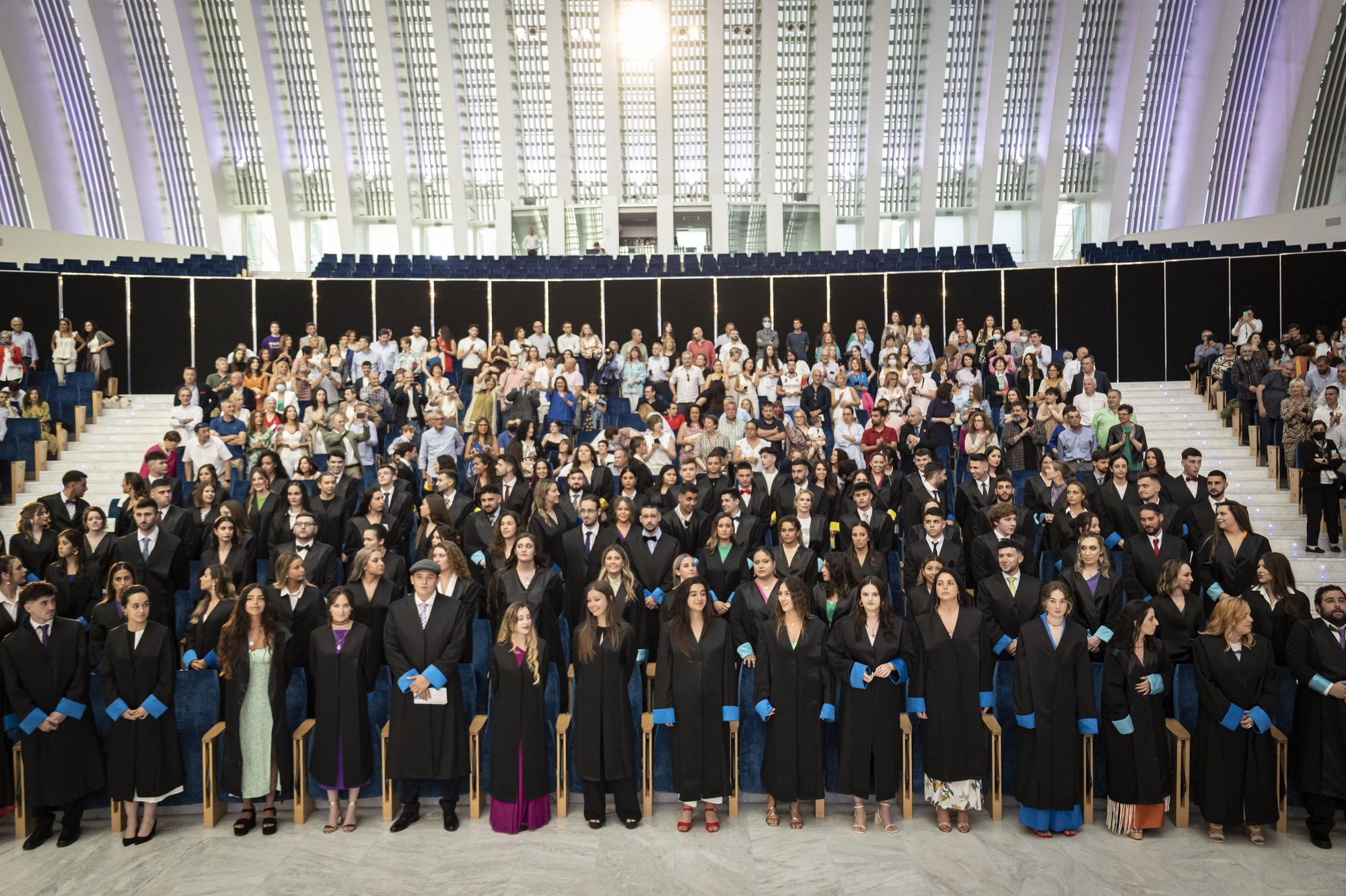 En imágenes: Así fue la ceremonia de graduación de la promoción 2018-2022 de la Facultad Padre-Ossó