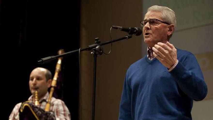 La actuación de Antonio González en el teatro de El Entrego.