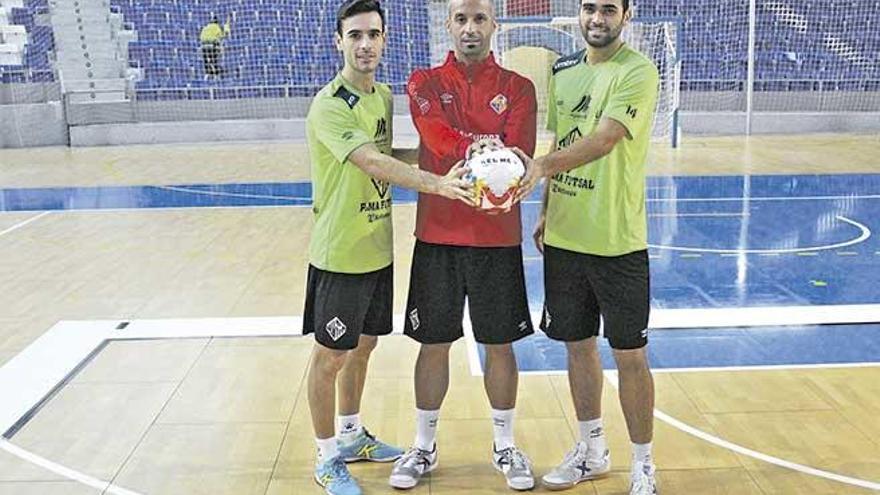 De izquierda a derecha, Eloy Rojas, Vadillo y Tomaz, ayer en el Palau de Son Moix.