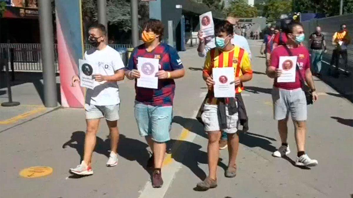 Una decena de personas en la manifestación de Tsunami Blaugrana