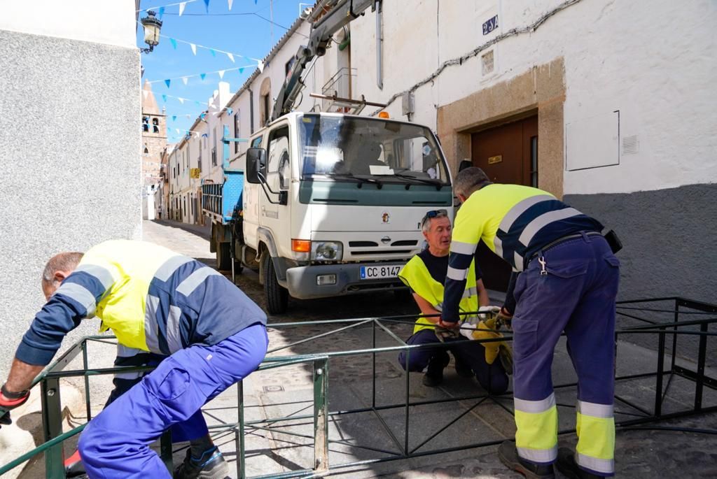 Preparativos para la bajada de la patrona de Cáceres