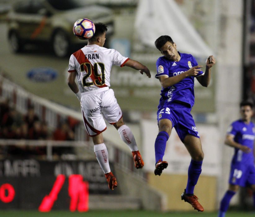 El partido entre el Rayo y el Oviedo, en imágenes