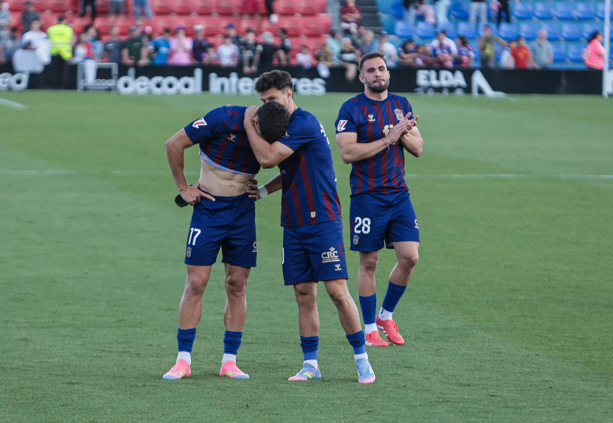 El Eldense desciende a Primera Federación tras el empate contra el Racing