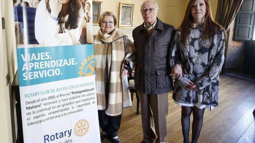 Por la izquierda, Pilar del Pozo, Fernando Balbuena y Beatriz Ayuso.