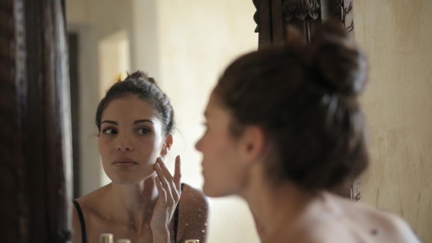 Cinco trucos de belleza caseros con los que estarás radiante (y cuidarás tu piel)