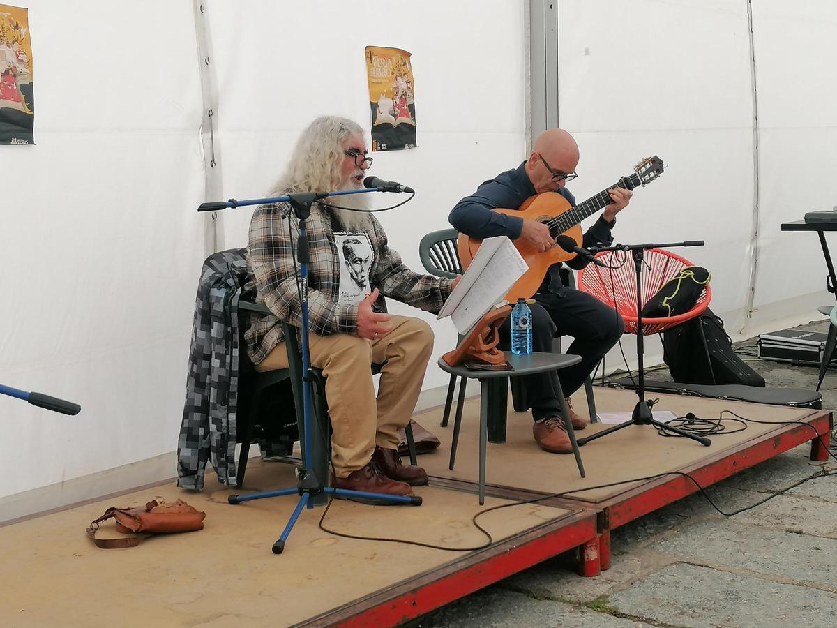 GALERÍA | Toro clausura la Feria del Libro