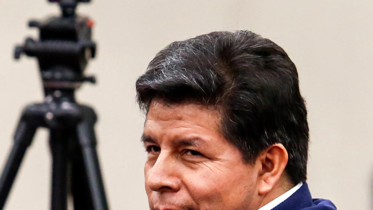 Expresidente peruano Pedro Castillo escucha sentencia por fallido intento de golpe de 2022