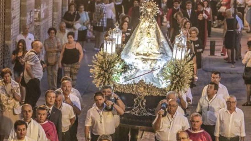 La patrona de Orihuela regresa a su santuario