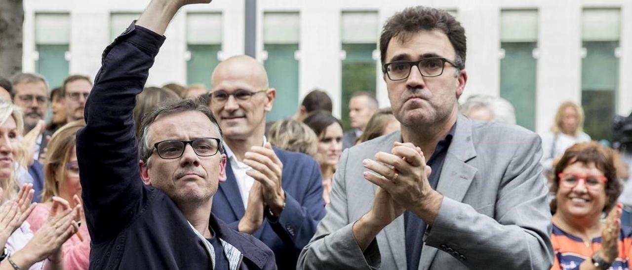 Josep Maria Jové y Lluís Salvadó a las puertas de la Ciutat de la Justicia el 22 de septiembre del 2017.