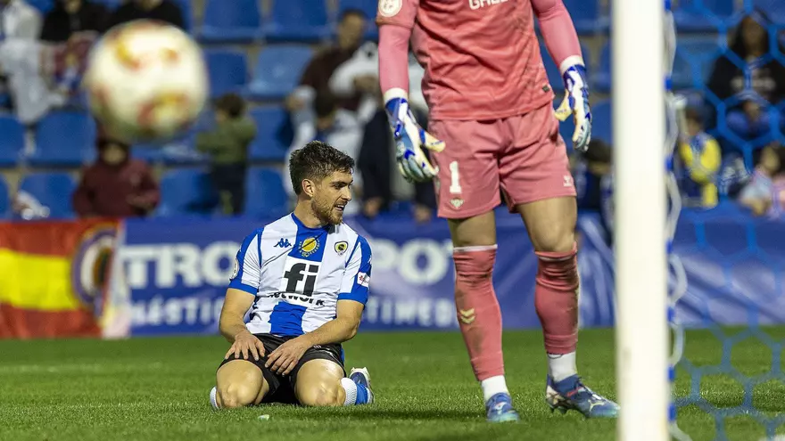 Coscia sigue sin destino y Yanis se aleja del Hércules