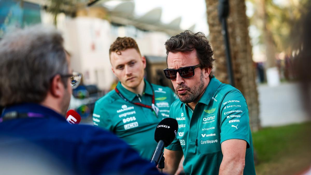 ¡Así es la espectacular presentación del Aston Martín de Fernando Alonso!