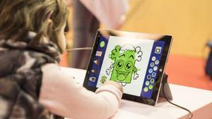 Préstec de tauletes per a l’alumnat vulnerable de Barcelona