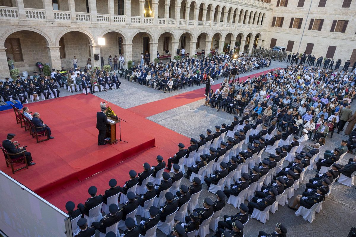 Más de mil personas han acudido a la fiesta de la Policía Nacional en el patio de la Misericòrdia.