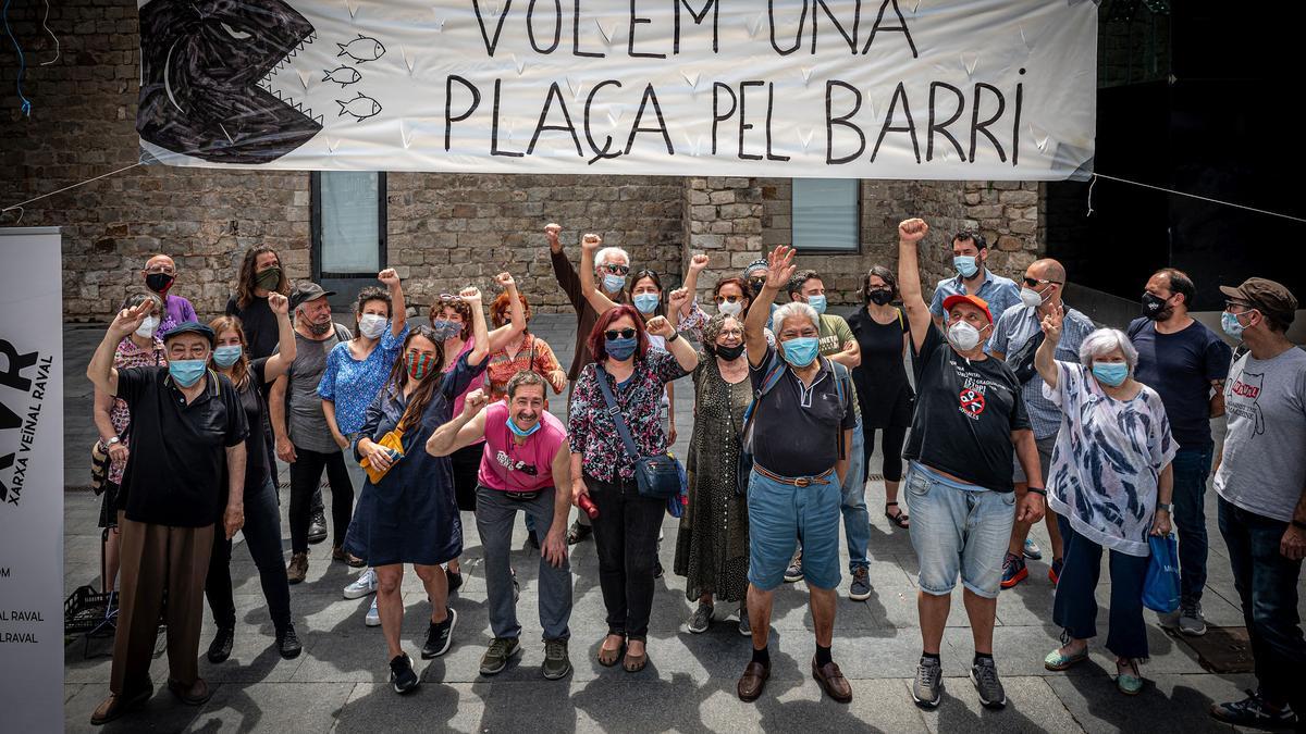 Vecinos del Raval interrumpen un acto en el MACBA para protestar contra ...