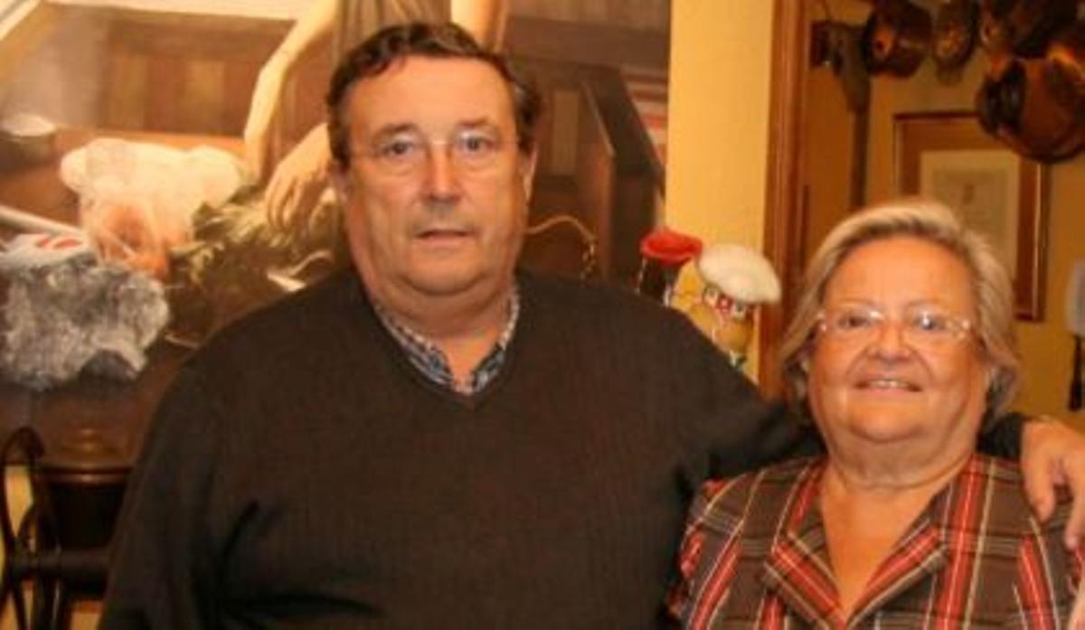 Emili Gironès i Angelina Roca a l'entrada de La Roca Petita.