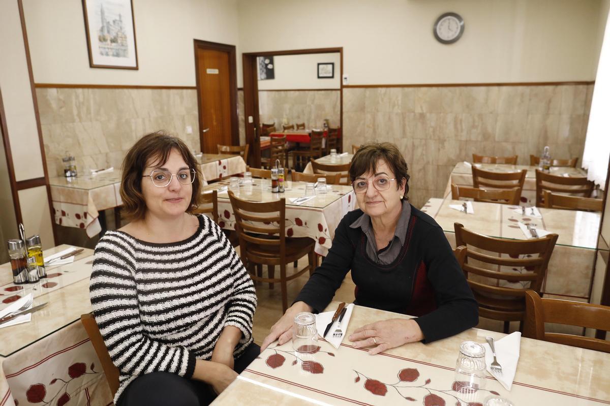 Olga Costabella i Dolors Coch, al restaurant, aquesta setmana