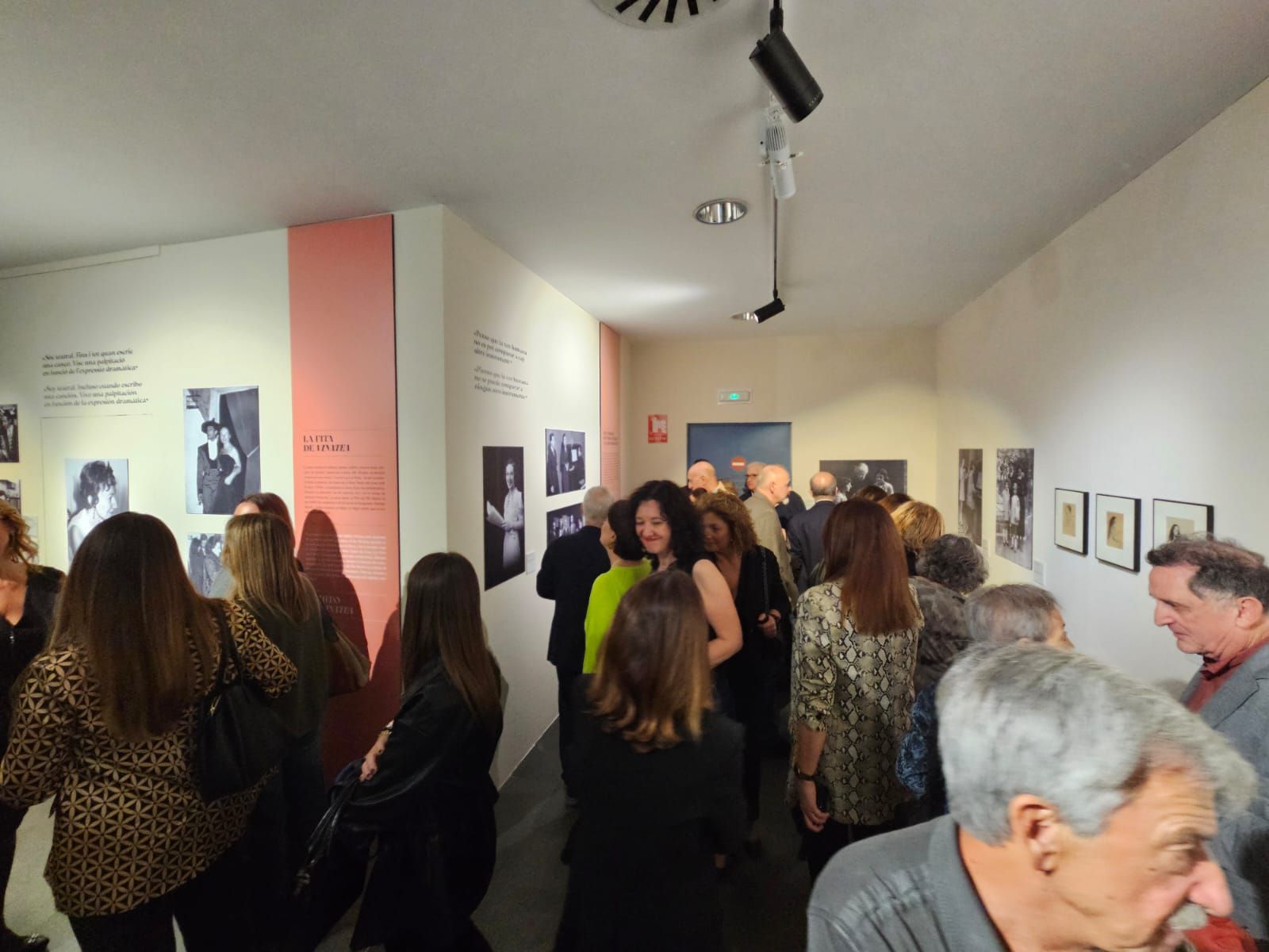 Así ha sido la inauguración de la exposición de Matilde Salvador en el MuVIM