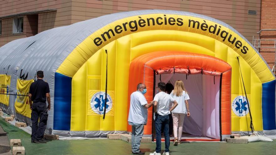 Vista del hospital de campaña montado en Lleida.