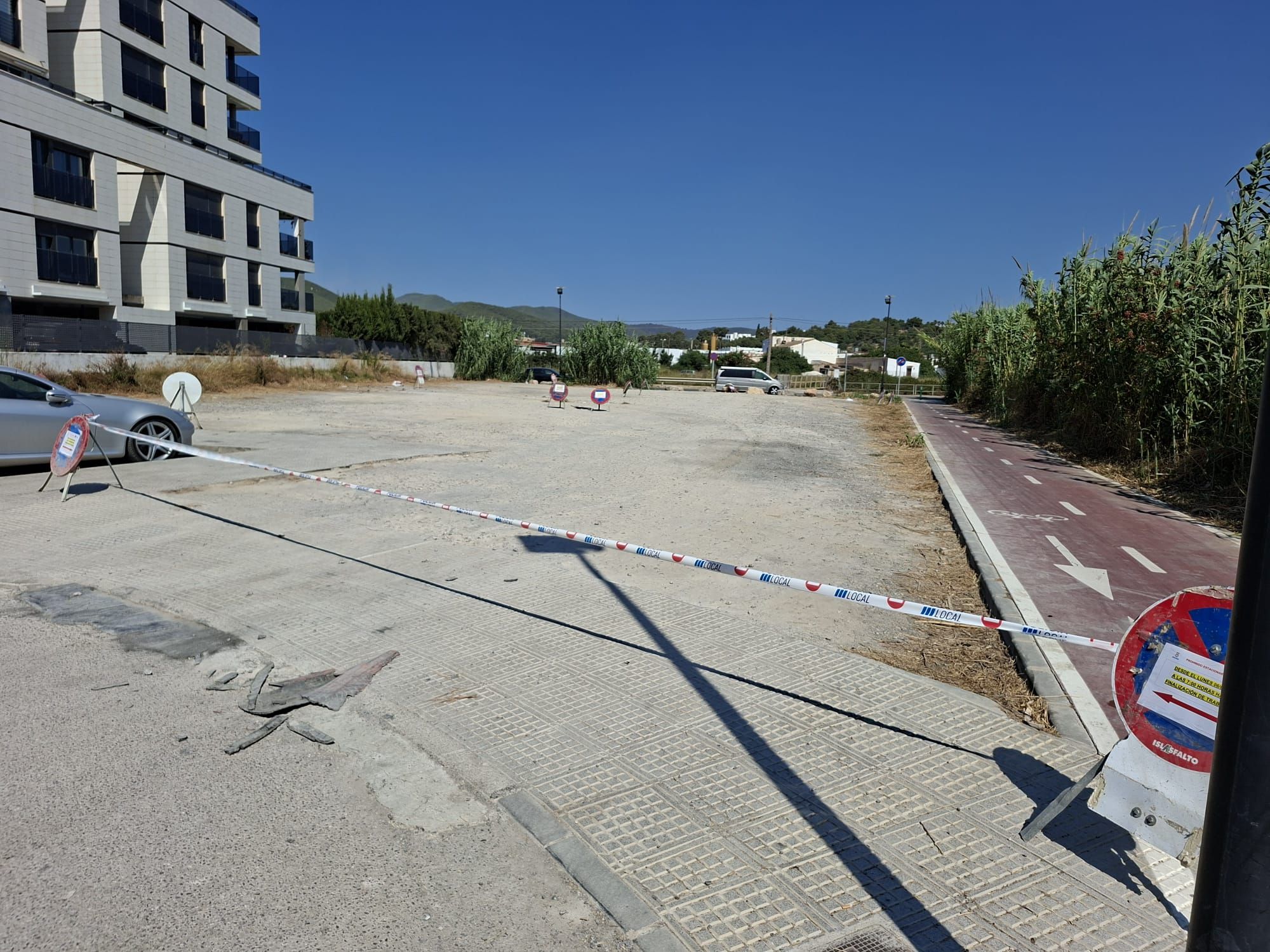 Free Parking (Surface Lot)