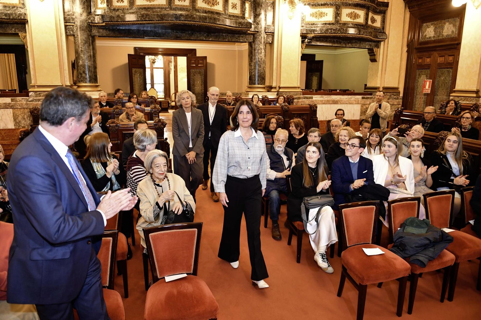 Olivia Rodríguez ingresa en el Instituto José Cornide