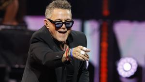 Fotografa de archivo del 25 de febrero de 2024 del cantante y compositor espa?ol Alejandro Sanz, durante su presentacin en el 63? Festival Internacional de la Cancin de Vi?a del Mar (Chile).