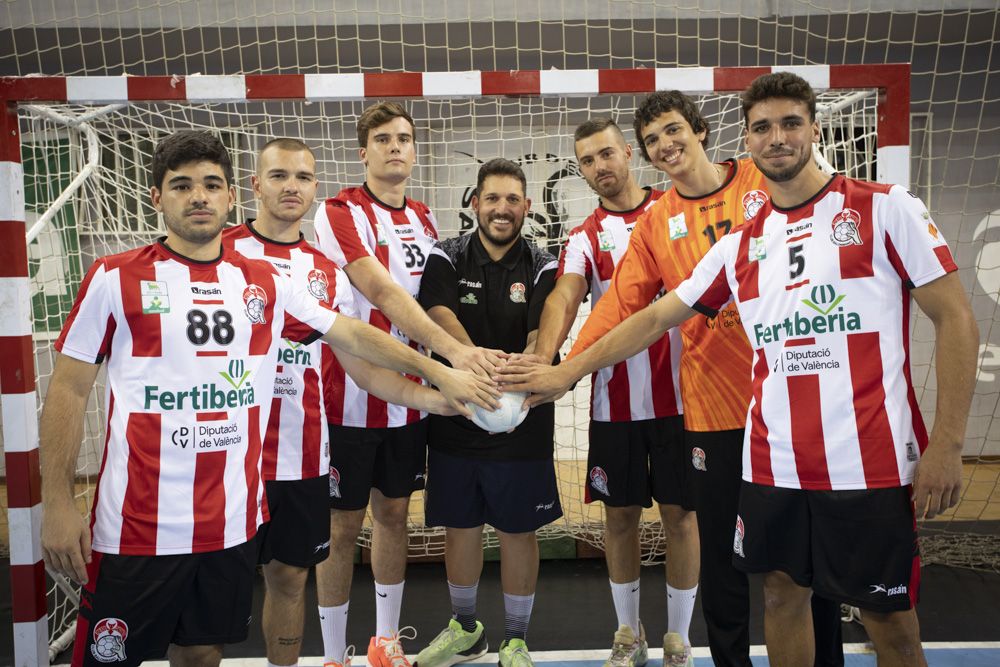 Este es el equipo del BM Fertiberia Puerto Sagunto para una temporada de ASOBAL