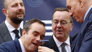 Els cinc grans de la defensa europea insten a mantenir l’ajuda a Ucraïna