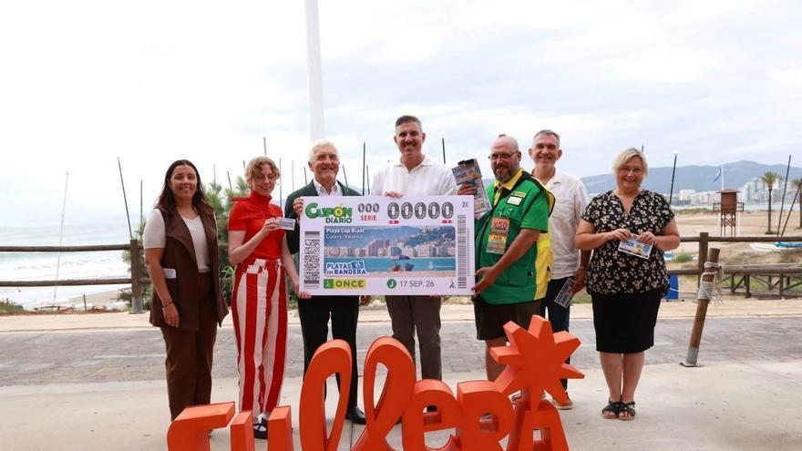 Cullera vuelve a colarse en cinco millones de cupones de la ONCE con la imagen de la playa de Cap Blanc