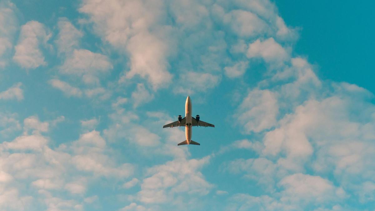 El truco para encontrar el vuelo más barato lo tiene Google y es tan sencillo como un click