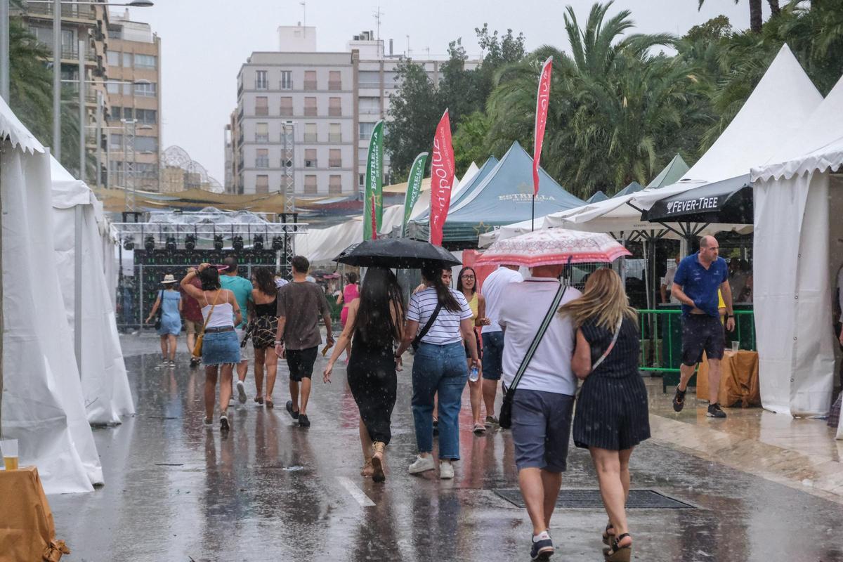 Fiestas de agosto en Elche, pasadas por agua a causa de la DANA