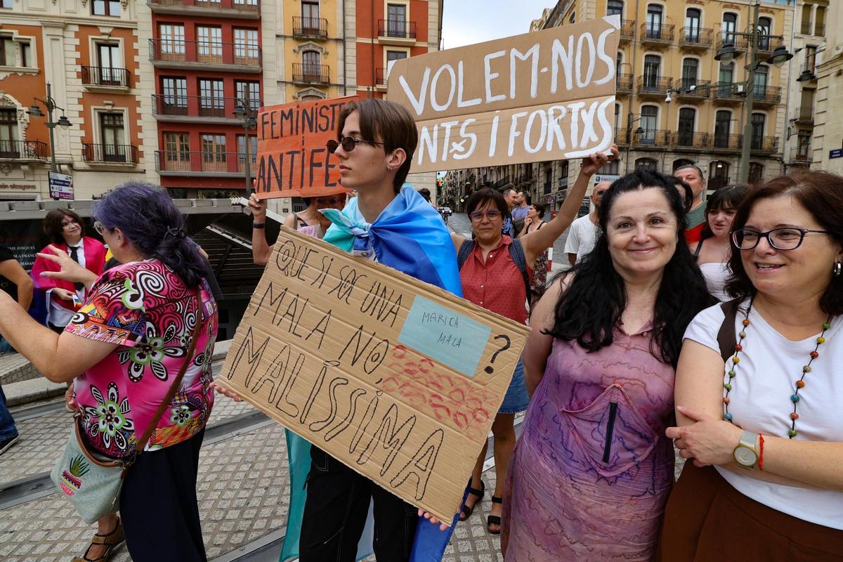 Algunos de los carteles que se han podido ver en esta cita.