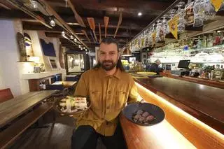 Bitàcora, el bar de Palamós amb cuina d'alta qualitat: “Pots venir un dia a fer unes braves i un altre dia a menjar ostres”