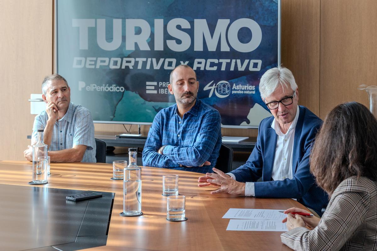 Lluis Giner, Claudio Milano, y Marcos Niño Gayoso en la mesa de debate.