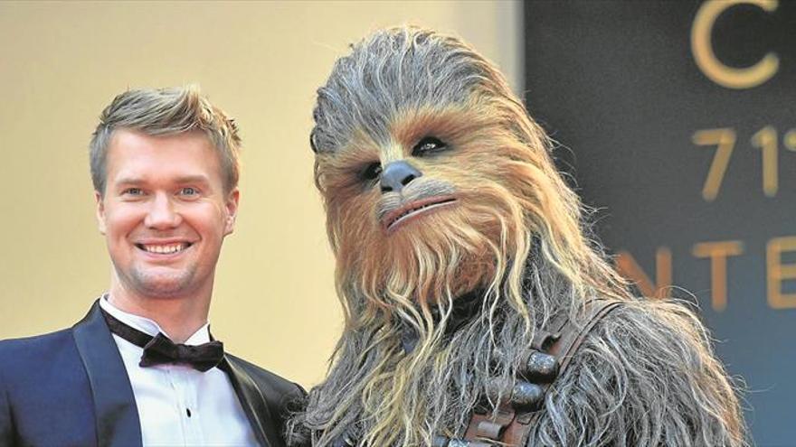 ¿Quién se esconde bajo la piel de Chewbacca?