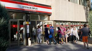 L’atur baixa en gairebé 84.000 persones al juliol.