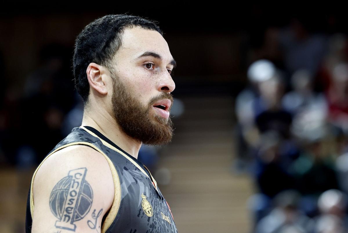 La 'rajada' en redes contra su club, le dejó fuera del equipo ante el Nanterre