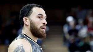 La rajada en redes contra su club, le dejó fuera del equipo ante el Nanterre