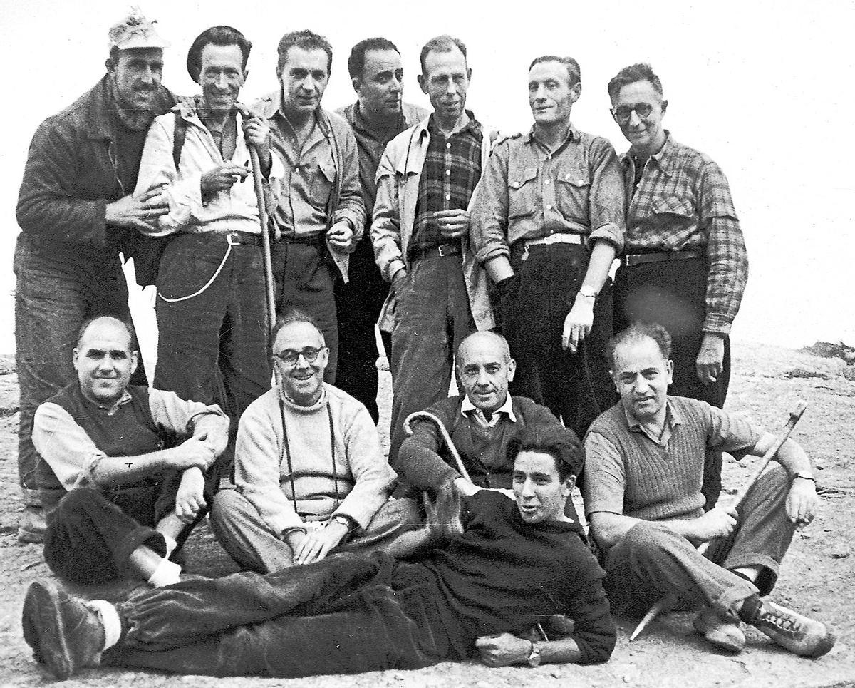 Els membres fundadors del Centre Excursionista Montclar l'any 1950.