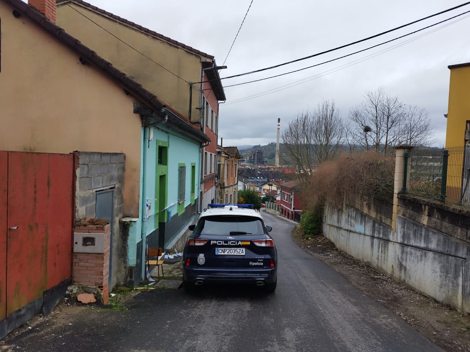 Detenido un joven de La Felguera por matar y descuartizar a su compañero de piso, un hombre de unos 70 años.
