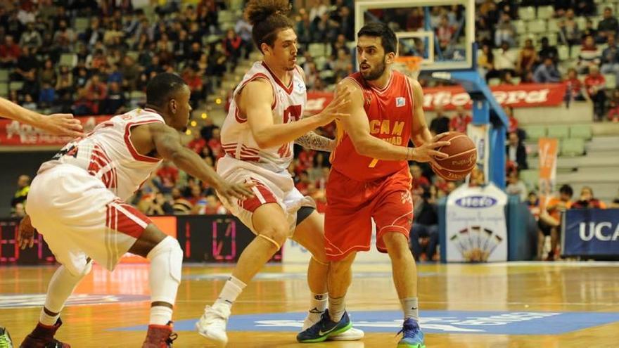 Facundo Campazzo, con el balón en el partido ante el CAI Zaragoza.