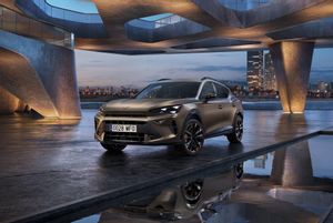 El Cupra Formentor es el modelo más vendido de la marca y en 2025 presenta un diseño actualizado, mejoras en tecnología y una gama de motores renovada.