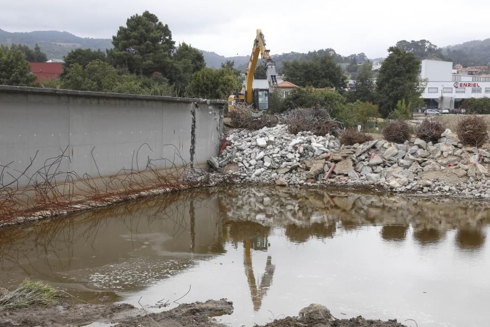 La piqueta liquida la vieja depuradora de Vigo