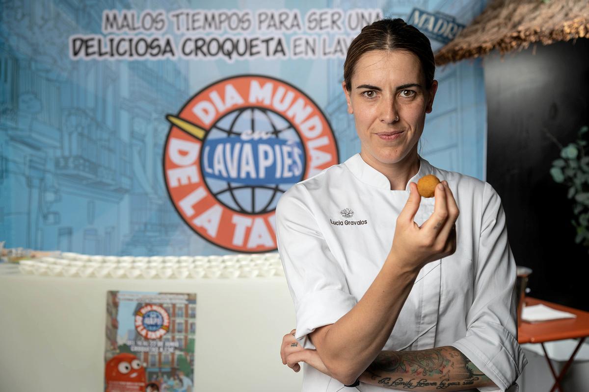 La chef Lucía Grávalos, en una imagen de archivo de otra edición del Día Mundial de la Tapa en Lavapiés.