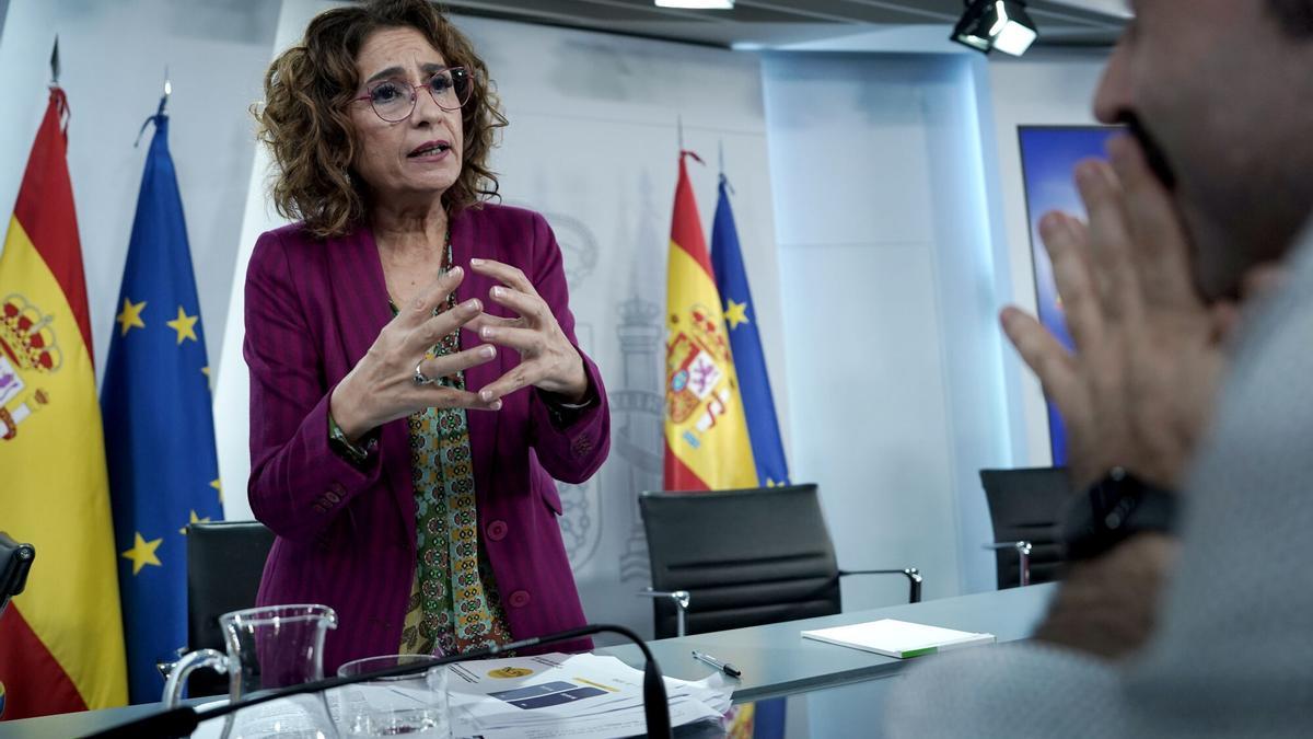 La vicepresidenta primera y ministra de Hacienda, María Jesús Montero, después de la rueda de prensa posterior al Consejo de Ministros celebrado este martes en Moncloa.