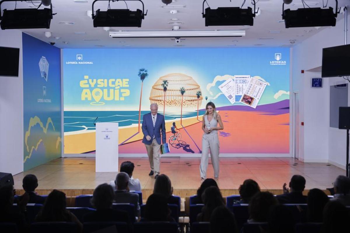El presidente de Loterías y Apuestas del Estado, Jesús Huerta Almendro, tras la rueda de prensa.