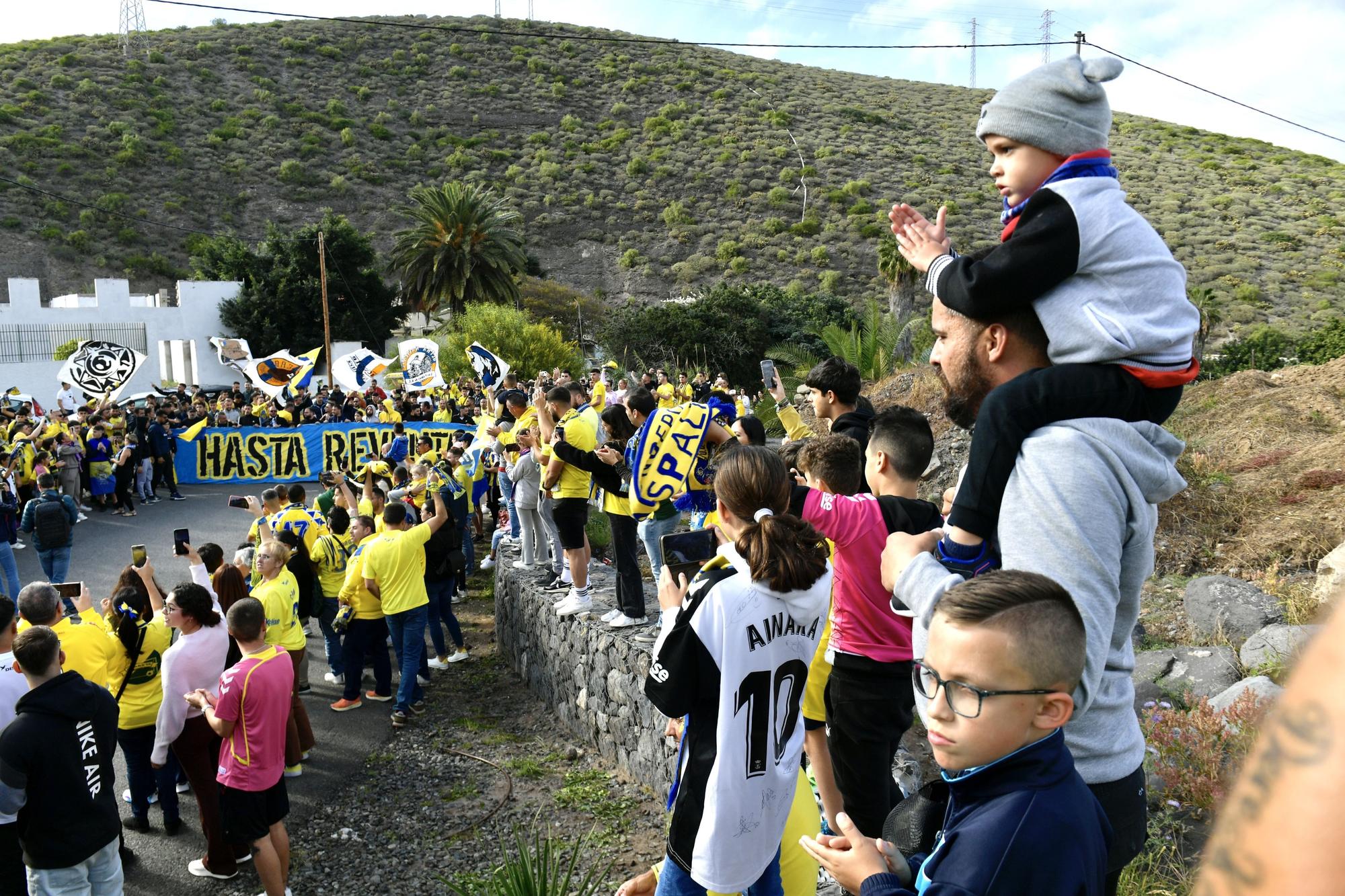 Aficionados despiden a la UD en Barranco Seco antes de ir a Tenerife