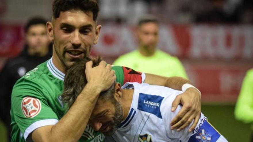 Aitor Sanz, exrojiblanco y capitán del  CD Tenerife: "El Zamora CF es un equipazo y le auguro un gran campeonato"