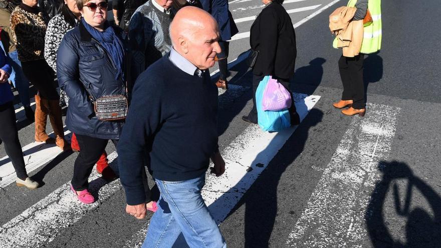 Protesta de vecinos de Bergondo que reclaman mejoras en la Nacional VI.